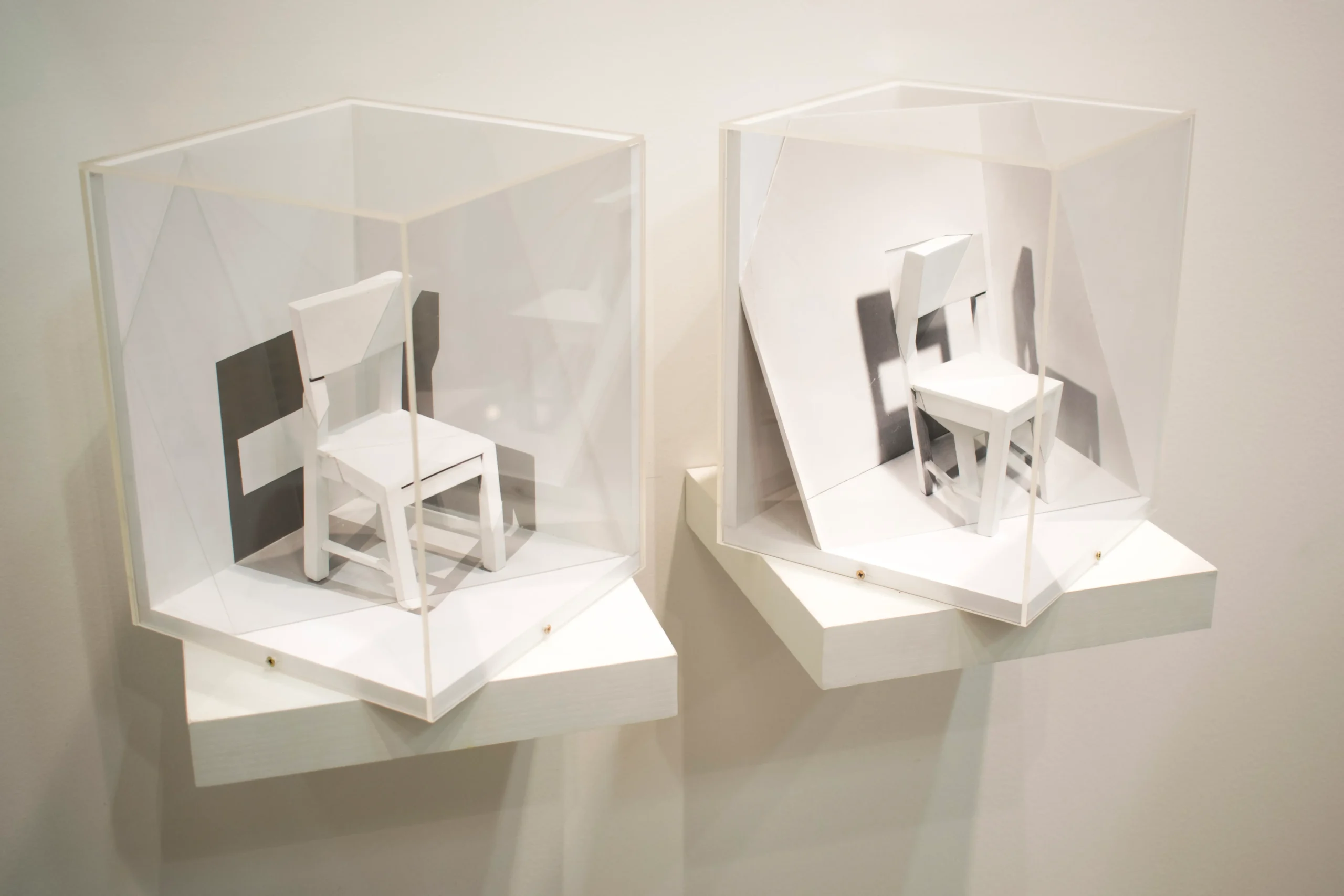 Estudio para una silla en un rincón